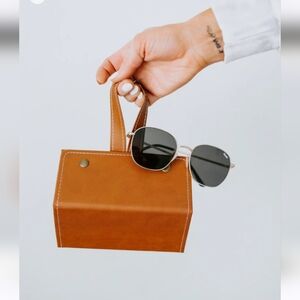 NWT Sunglass Accessory Travel Case and Organizer brown tan | Compact